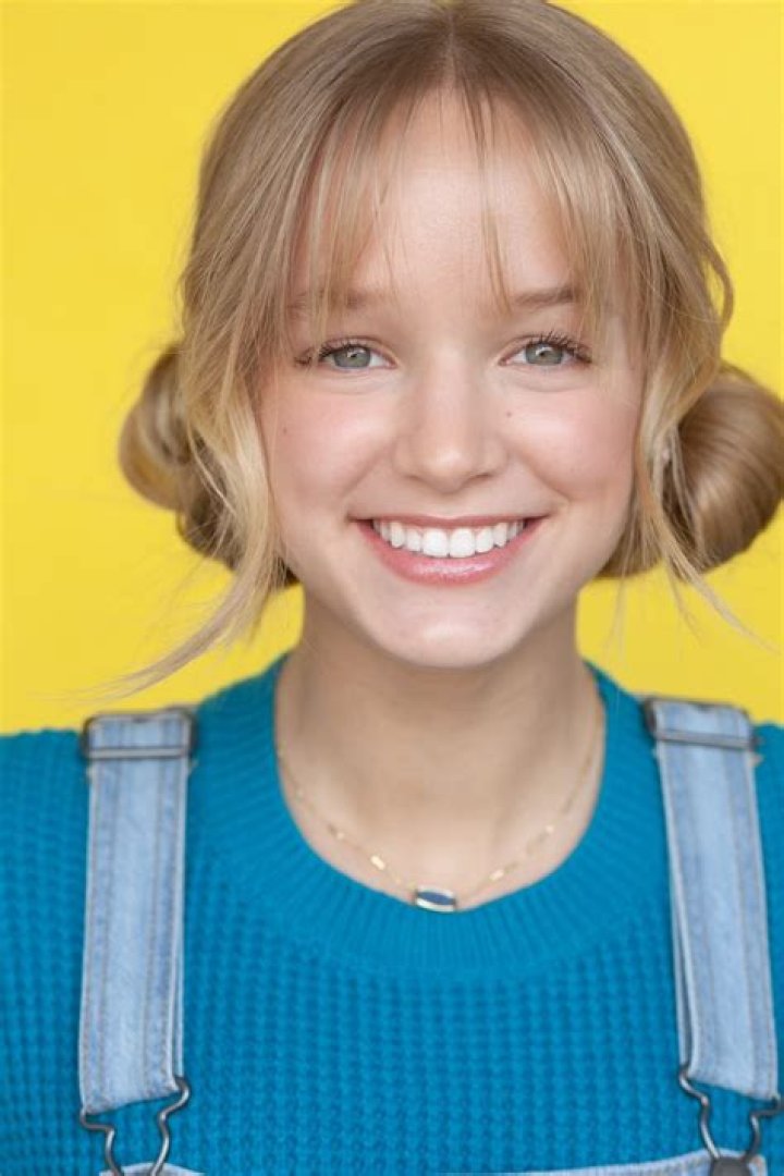 Gabrielle Echols: The Rising Star in the Entertainment Industry